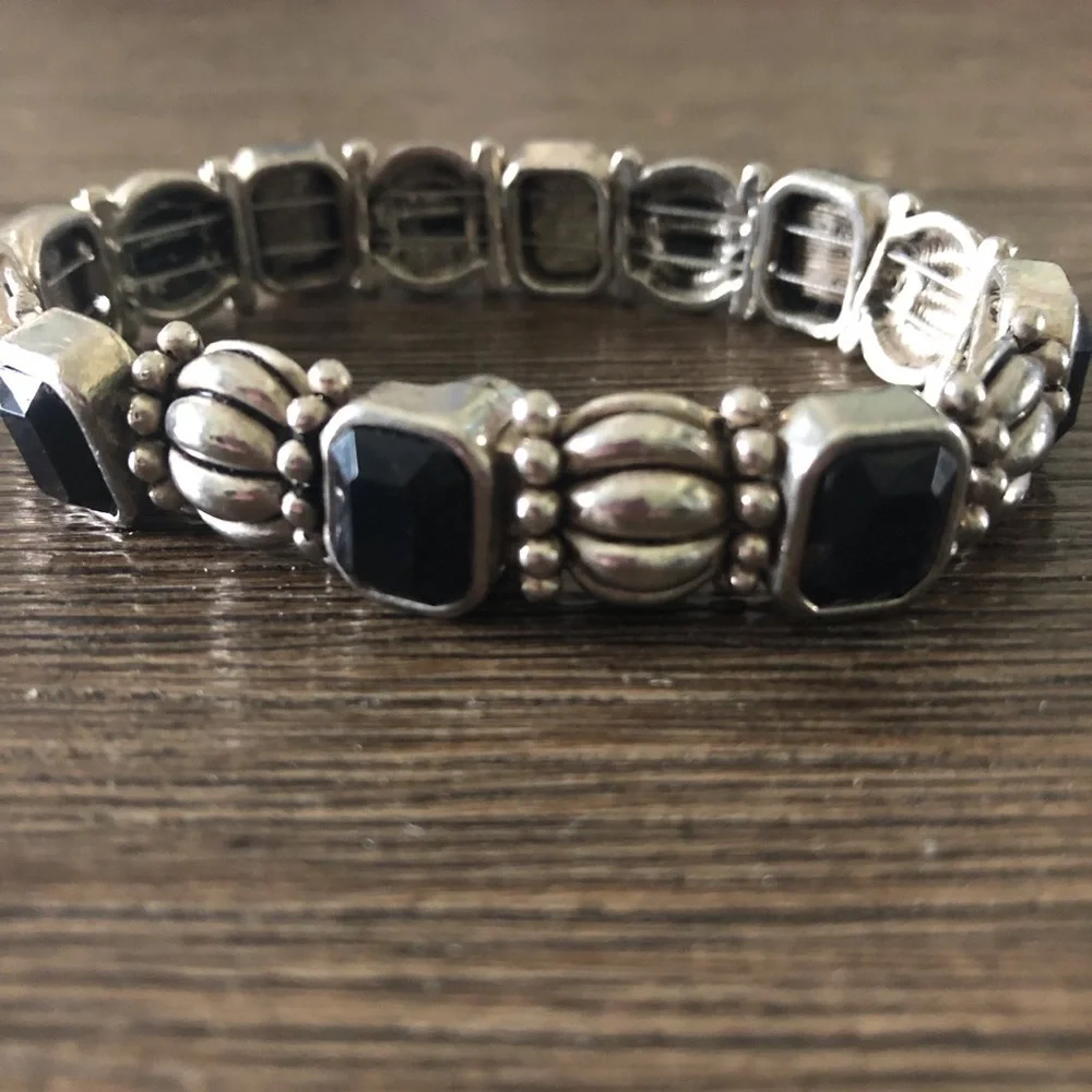 Vintage black & metal stretch bracelet